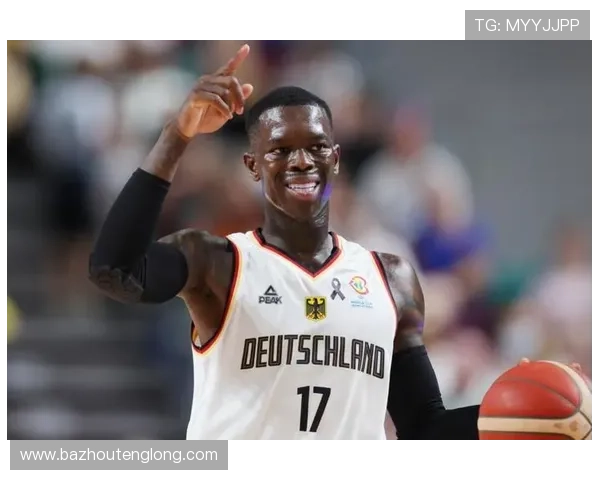 小萨德罗赞笑容满面拉文施罗德神情严肃国王新赛季定妆照震撼发布